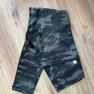 BOSSI Black and Gray Camouflage Leggings